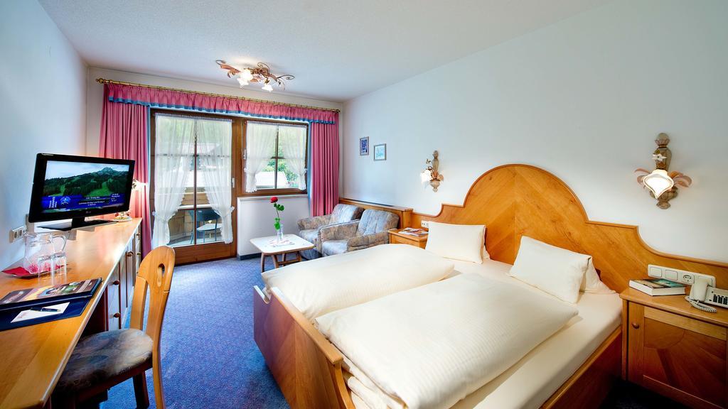 Hotel Bergland Lermoos Szoba fotó