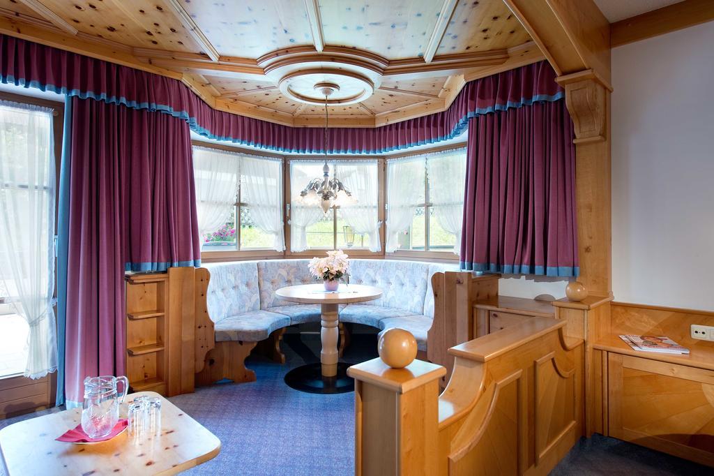 Hotel Bergland Lermoos Szoba fotó